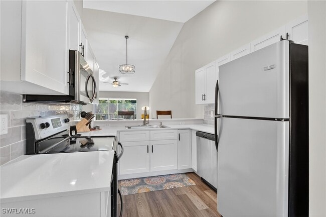 Building Photo - 209 Robin Hood Cir