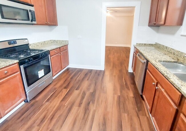 Building Photo - 4835 Lee St