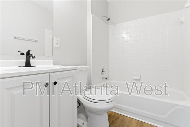 Building Photo - 5876 Old Wellborn Trce