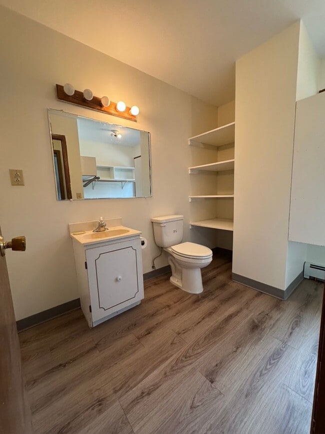 Building Photo - 5 Bedroom, 3 Bathroom, 2 Car Garage in North Pole - FUEL INCLUDED!