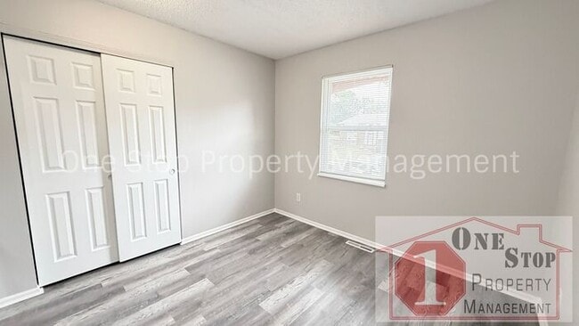 Building Photo - Beautiful 3 Bedroom 2 Bathroom Home in Blu...