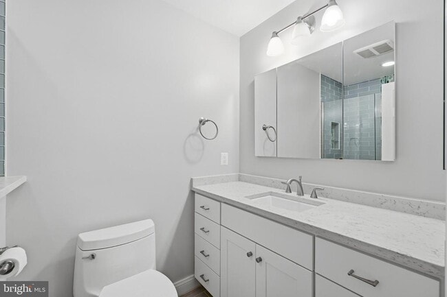 Building Photo - 6924 Mclean Park Manor Ct