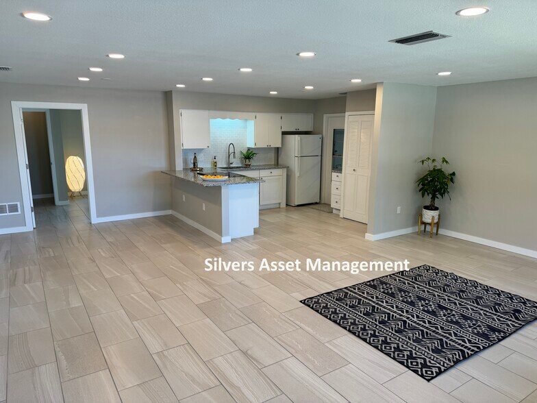 Open Floorplan - 3307 York Dr W