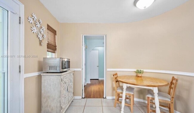 Building Photo - 336 Seaview BCH