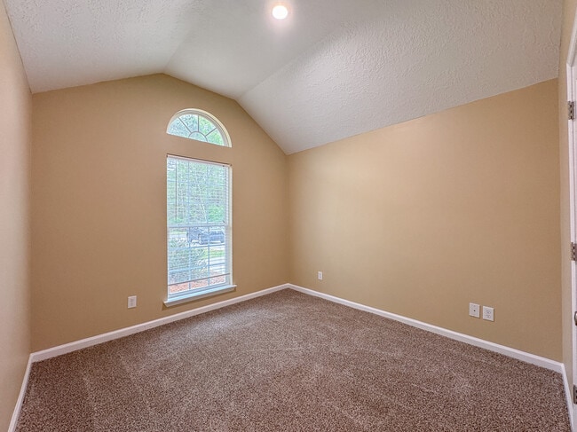 Building Photo - 304 Brina Rd