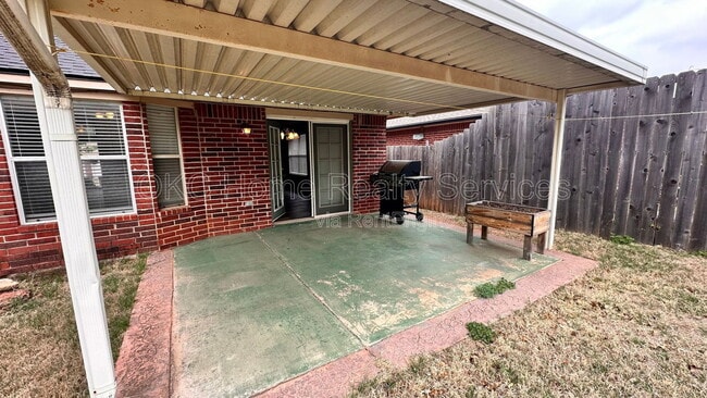 Building Photo - 17316 Valley Crst