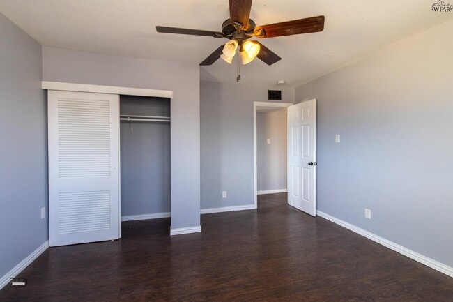 Building Photo - 4653 Balboa Dr