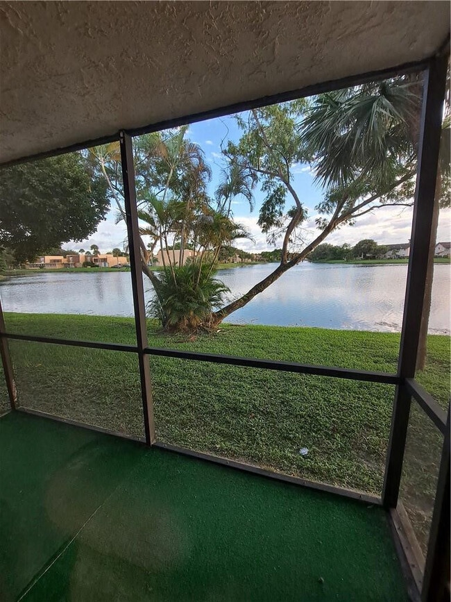 Building Photo - 9838 Nob Hill Ct