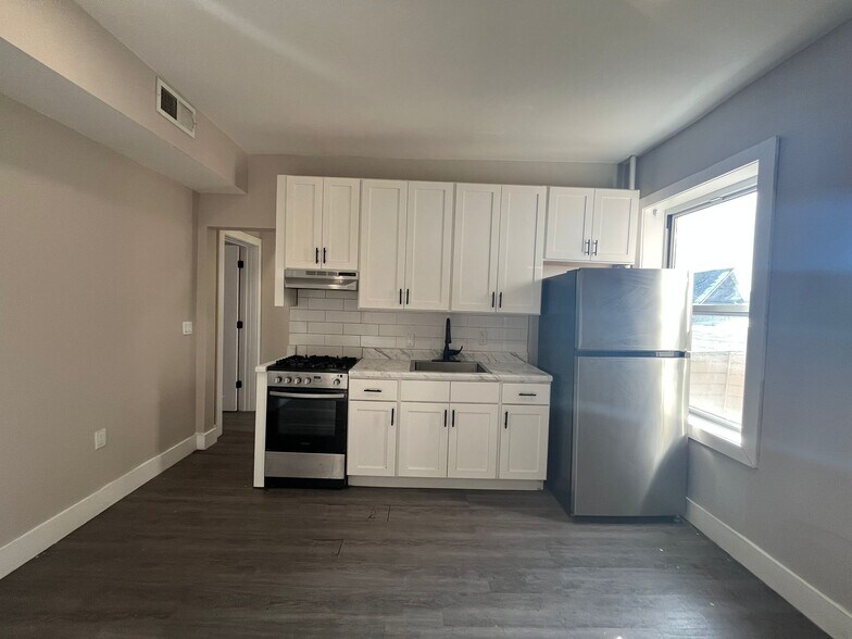 Building Photo - 104 Belmont Ave