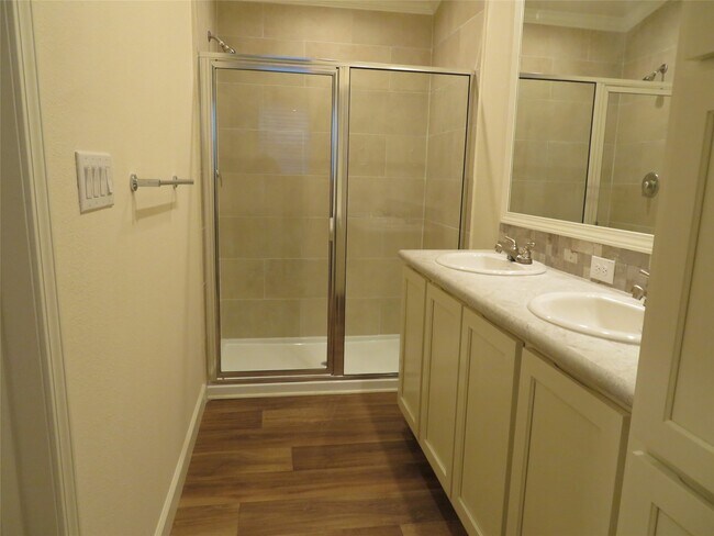 Building Photo - 2712 Bering St