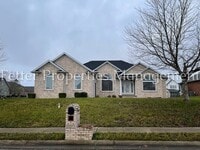 Building Photo - Gorgeous Northside Home