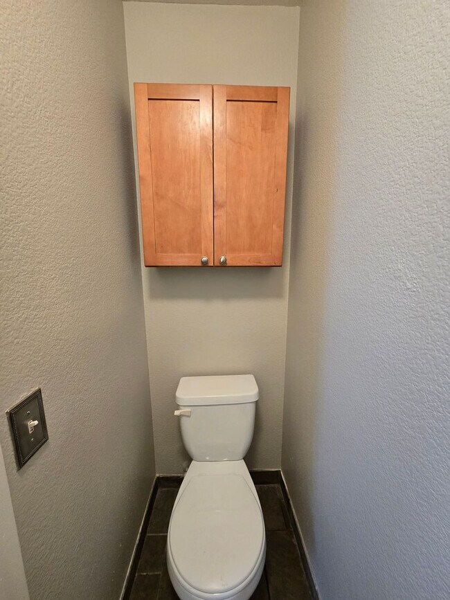 Building Photo - A Fabulous 4 Bedroom Home in N.Las Vegas 1 Bedroom Downstairs.