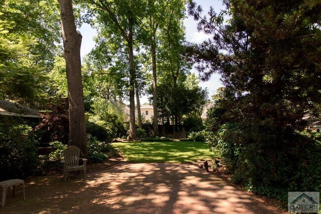 Building Photo - 285 Hampton Ct