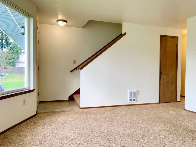 Building Photo - 620 58th Pl SE