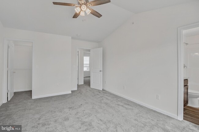 Building Photo - 329 Quincy Dr