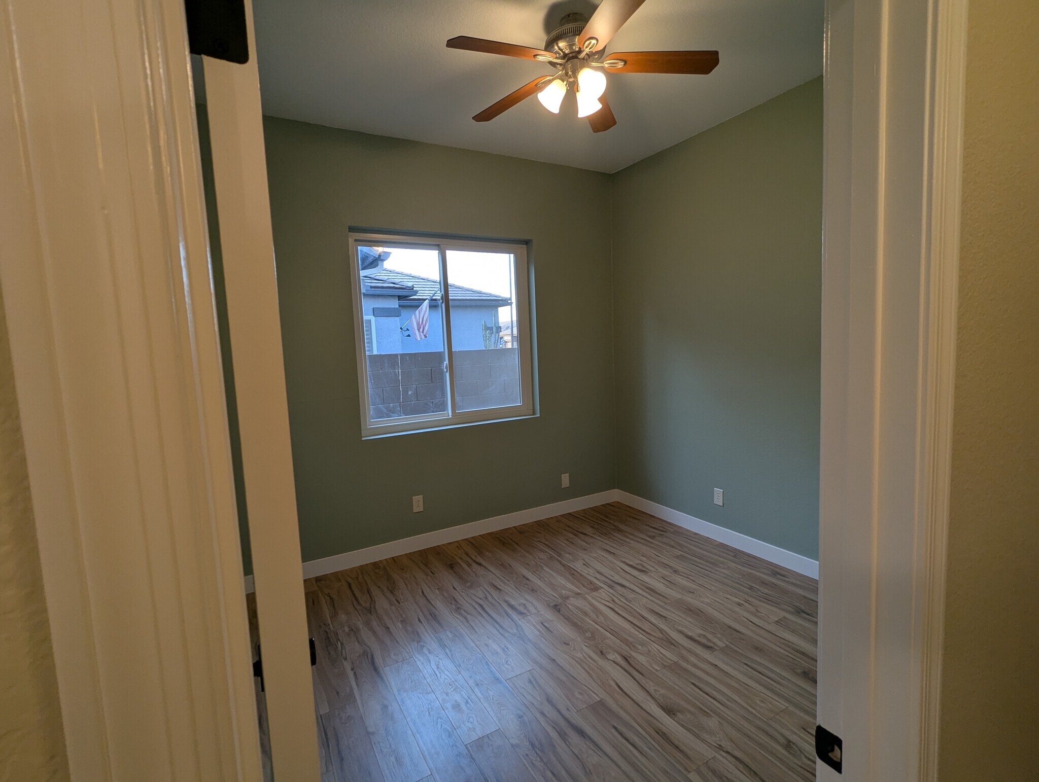 Building Photo - 267 E Smoke Tree Rd