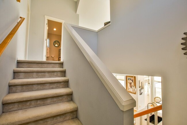 Building Photo - Gorgeous- Fully Furnished Home in Holmes Harbor, Pet Friendly and Landscape Included!