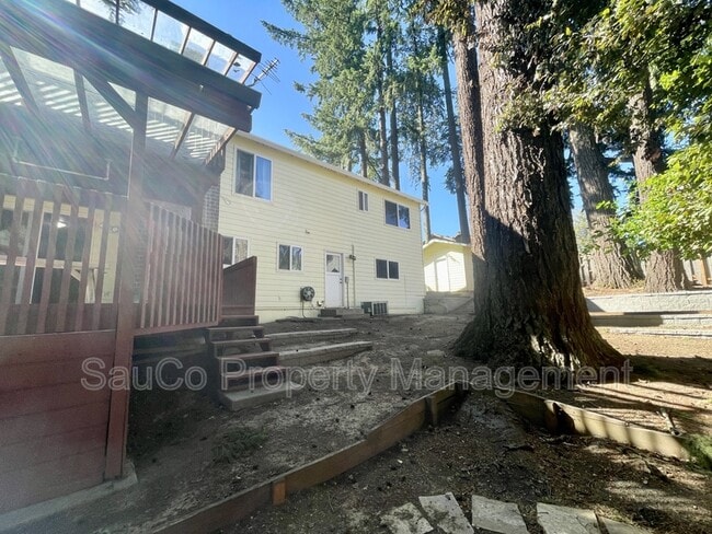 Building Photo - 324 SE 30th Ave