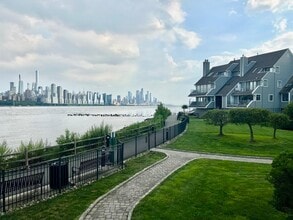 Building Photo - 4C Cove Ln