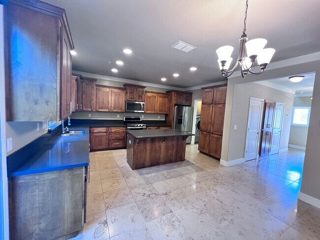 Building Photo - Stunning 3 Bedroom, 2.5 Bath Single Family Home, Gated Community, Beautiful Inside & Out!