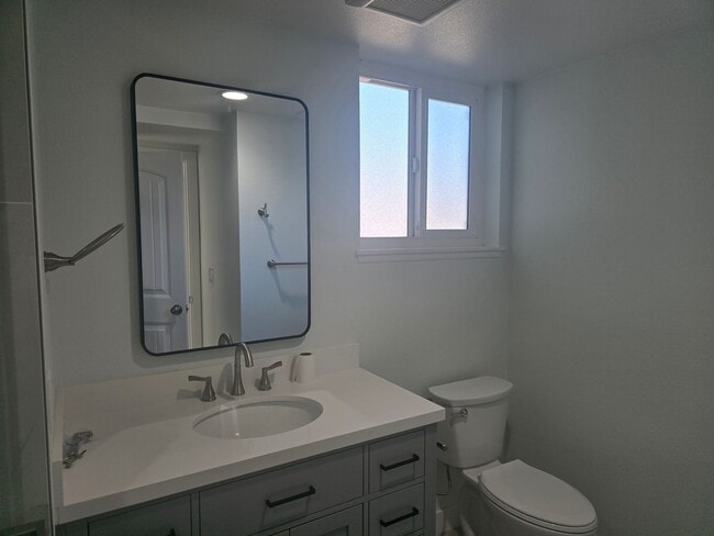 Building Photo - Fully Remodeled 4-Bedroom, 3-Bath Rental Home in Prime Fountain Valley Location