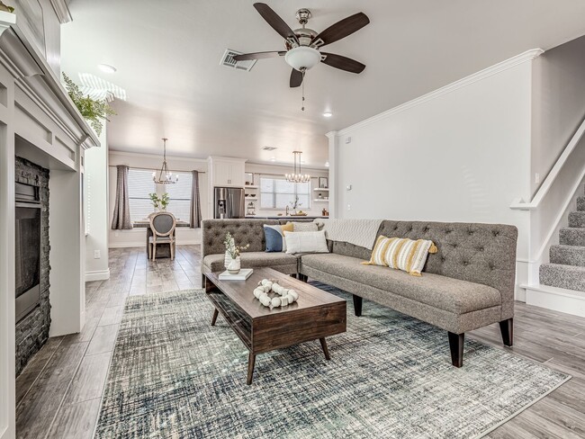 Building Photo - Pool + Deer Creek Schools + 4 bedrooms + 3 car garage + Bonus Room