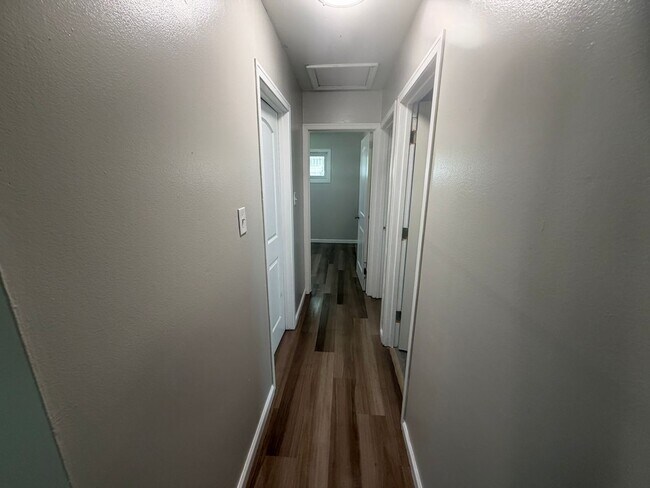 Building Photo - Fully Updated!