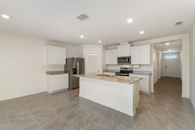 Building Photo - 6714 Topaz Dr