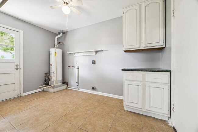Building Photo - 10622 Oasis Dr