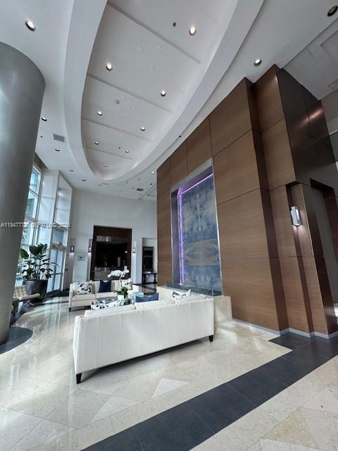 Building Photo - 1155 Brickell Bay Dr