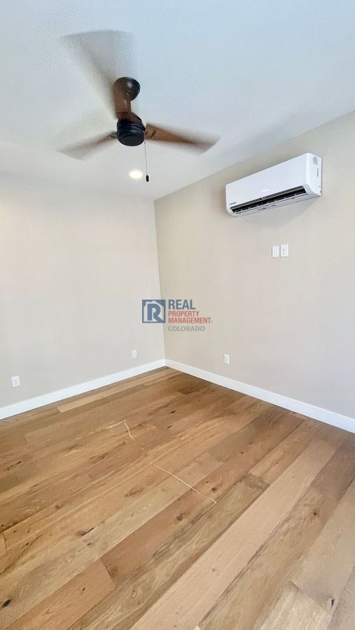 Building Photo - 127 1/2 S Pennsylvania St-