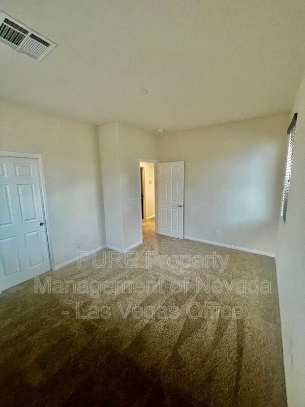 Building Photo - 117 Castle Course Ave