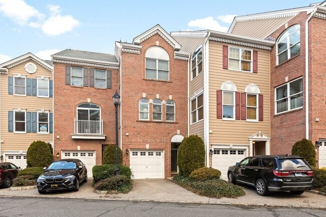 Building Photo - 436 Albany Ct