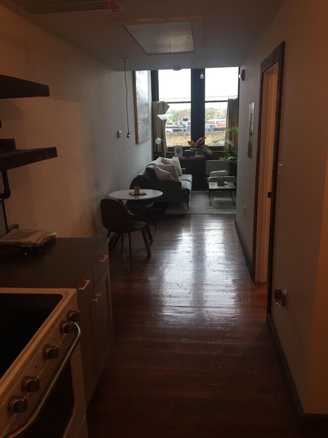 Building Photo - 110 W Market St