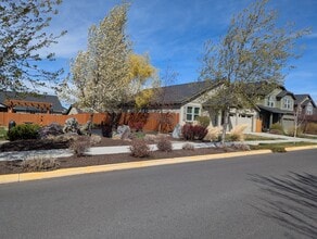 Building Photo - 3667 SW Pumice Stone Ave