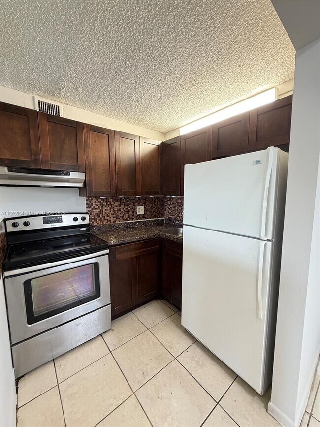 Building Photo - 95 NE 41st St