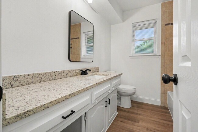 Building Photo - 3407 Tipps Dr