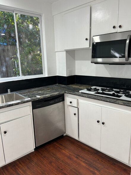 Building Photo - 4190 Dixie Canyon Ave