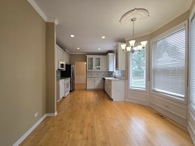 Building Photo - 217 Lexington Ct