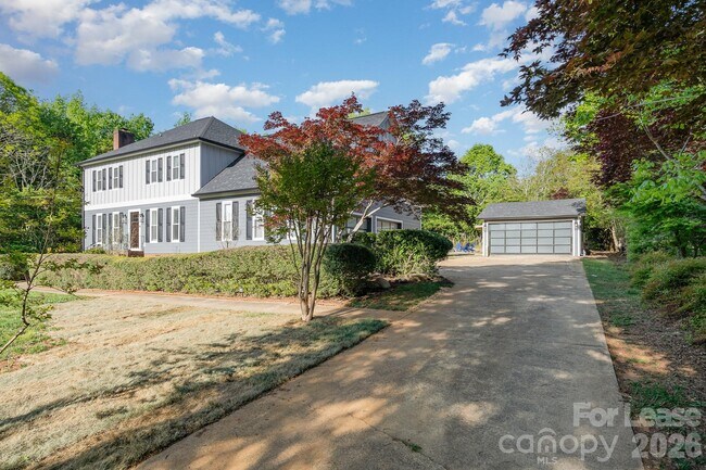 Building Photo - 8823 Dartmoor Pl