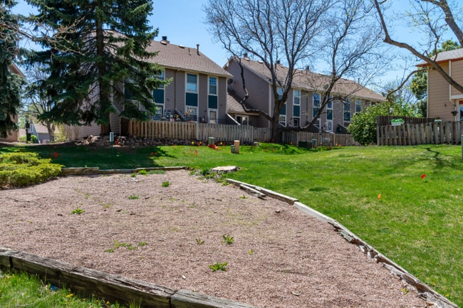 Building Photo - 11590 Community Center Dr