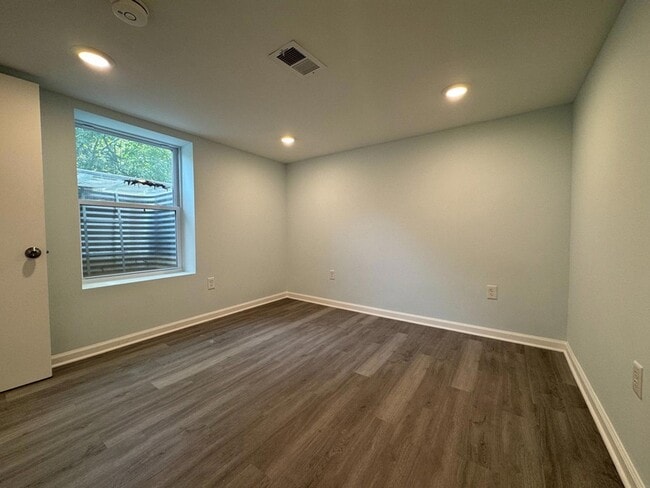 Building Photo - 9405 Rhode Island Ave