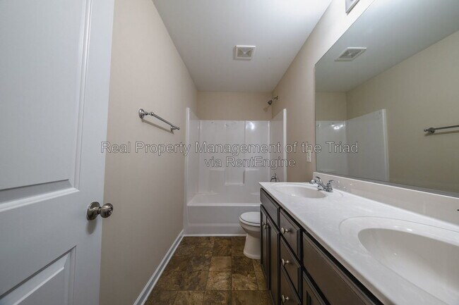 Building Photo - 832 Prince Edward Rd