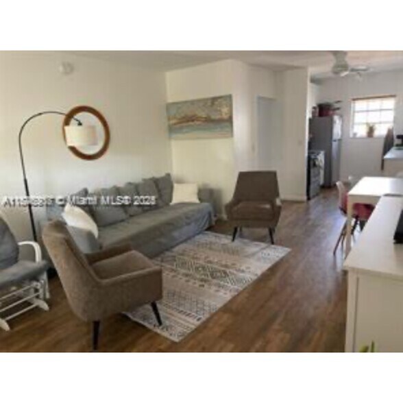 Primary Photo - 6511 Santona St