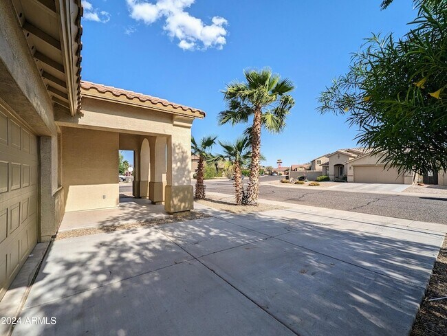Building Photo - 15432 W Tasha Cir