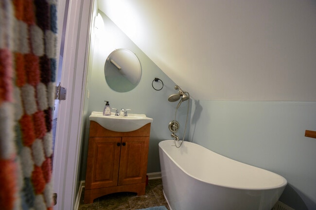 Building Photo - 4947 W Parker Ave