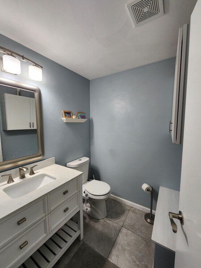 Building Photo - 13894 US-30