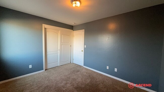 Building Photo - Amazing 5 Bedroom Home In Southwest!