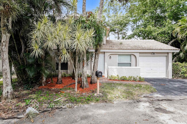 Building Photo - 1220 NW 89th Dr