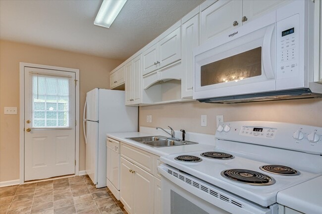 Building Photo - 616 Brook Trail